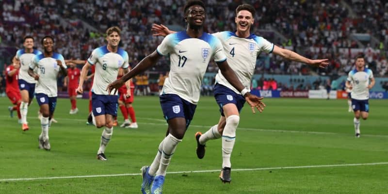 Đội tuyển Anh thể hiện sức mạnh ngay trận đầu tại WC 2022 9 Rashford có pha di chuyển thông minh và ghi bàn ngay trong lần chạm bóng đầu tiên