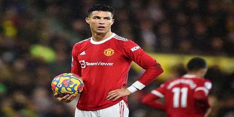 Người hùng Ronaldo trở thành người thừa tại Old Trafford khi nào? 6 Phong độ thi đấu đáng báo động của người hùng Ronaldo