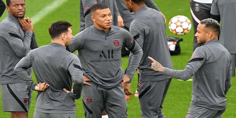 PSG bay cao cùng tam tấu MNM - Có chăng việc lục đục? 7 Thực hư tin đồn Mbappe không hài lòng với các đàn anh